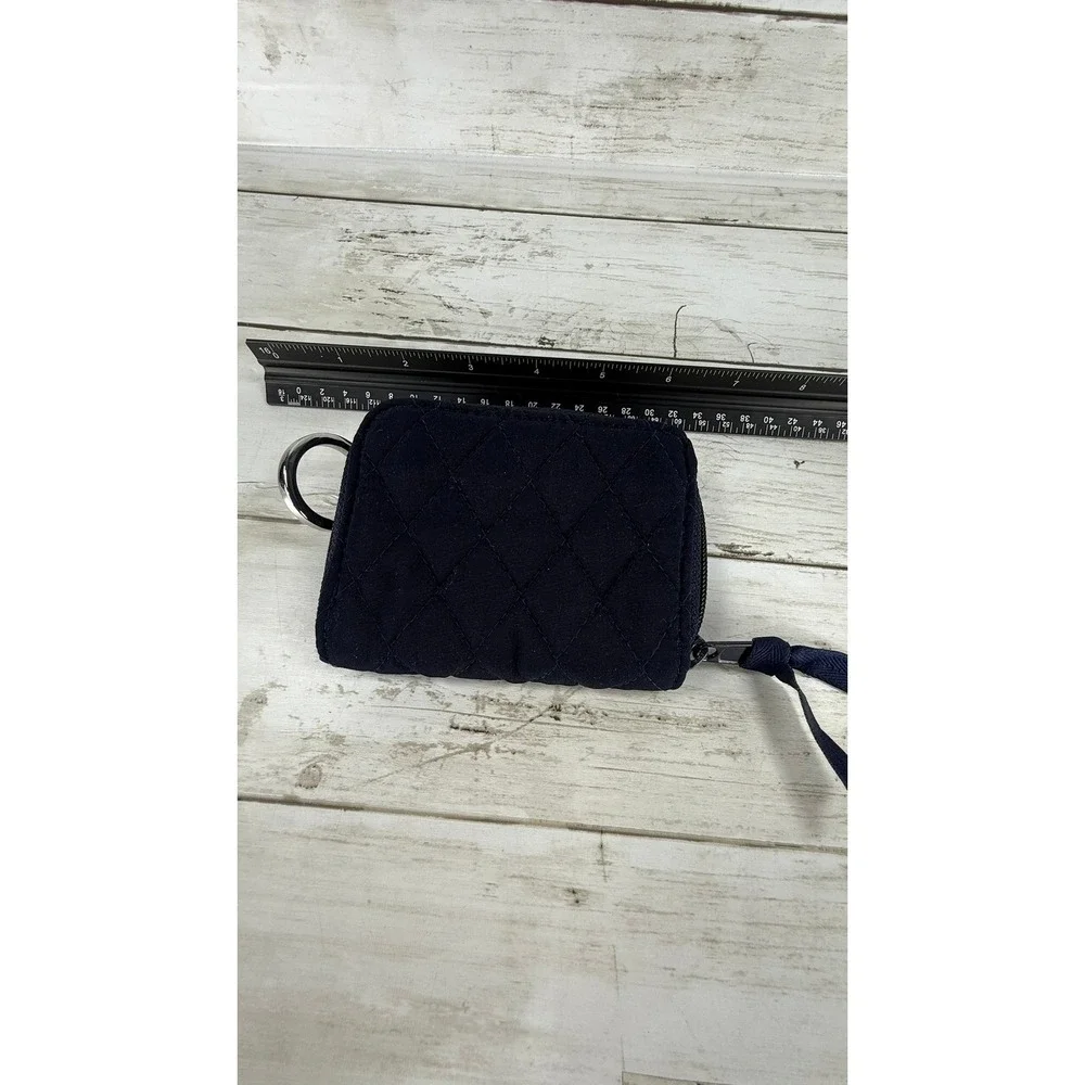 Vera Bradley Navy Blue Quilted RFID Zip ID Case Wallet Key Ring Floral‎ Interior